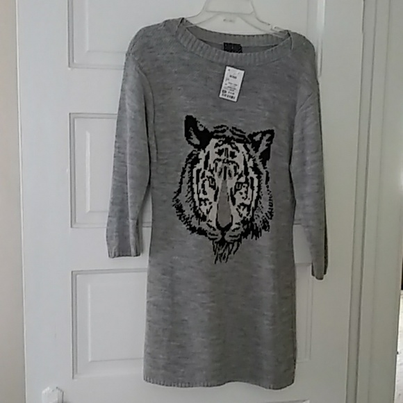 Clothes - Picture 6 of 8